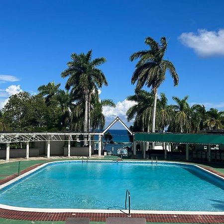 Apartmán Sea Castles La Vue Montego Bay Exteriér fotografie