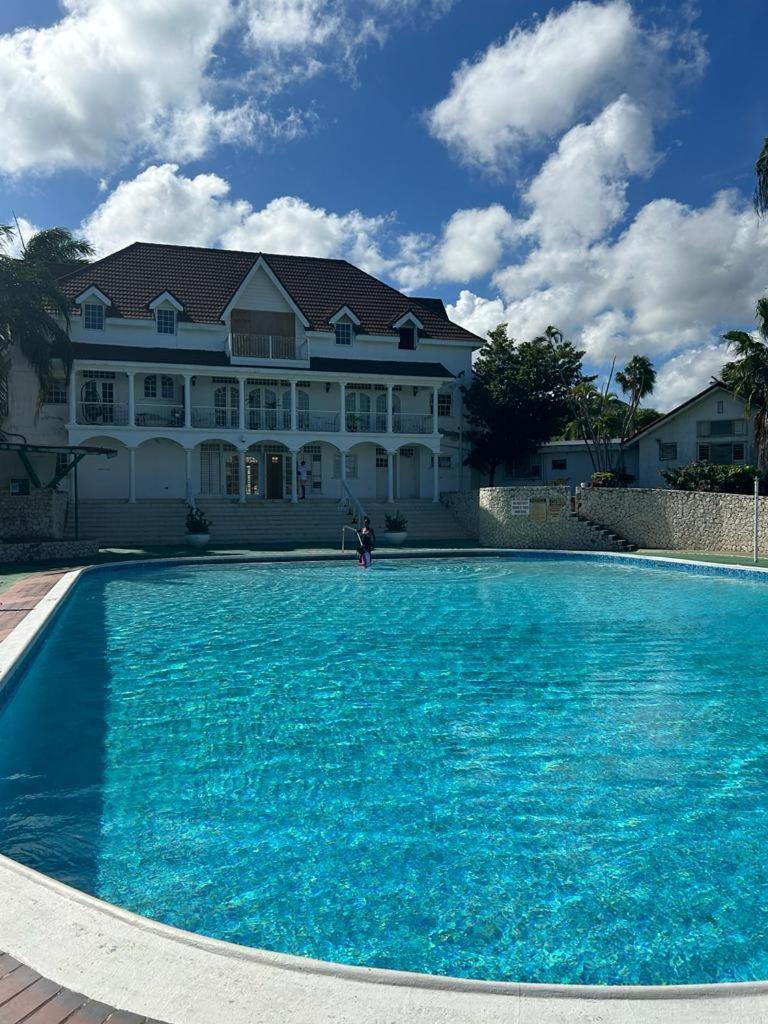 Apartmán Sea Castles La Vue Montego Bay Exteriér fotografie