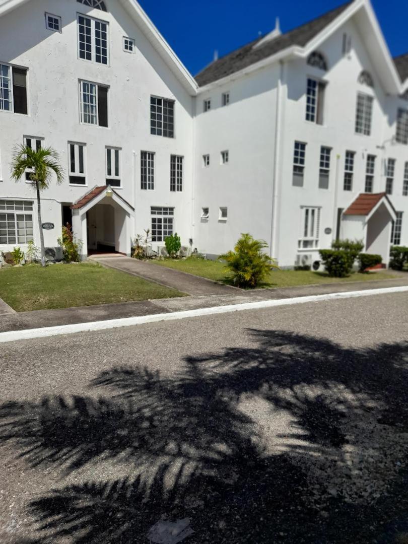 Apartmán Sea Castles La Vue Montego Bay Exteriér fotografie